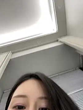 yiyi_3523 Live Chatrum