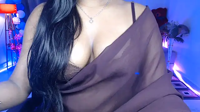 غرفة دردشة Rashiii_ المباشرة