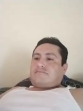 Chatroom en direct de checheludo23