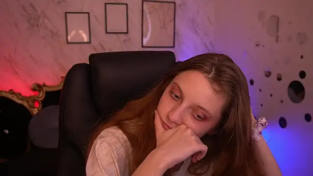 CuteeFoxy чат на живо