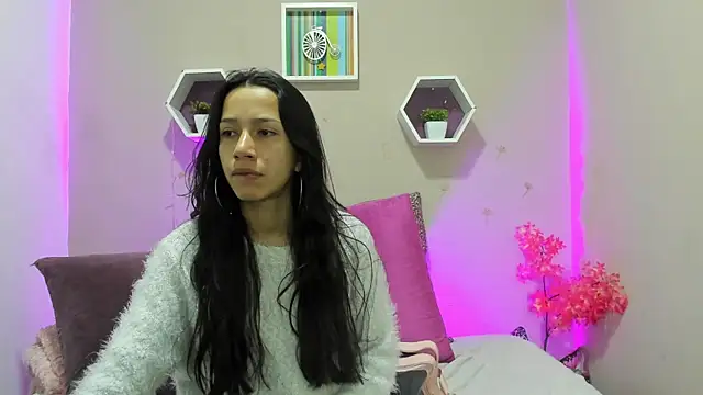 Laskhmi_ Adlı Modelin Canlı Sohbet Odası