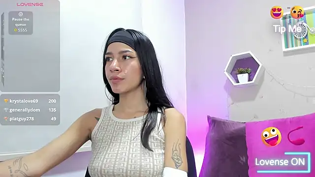 Laskhmi_'s Live Chat Room