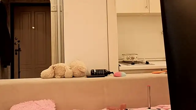 LesleyMil чат на живо