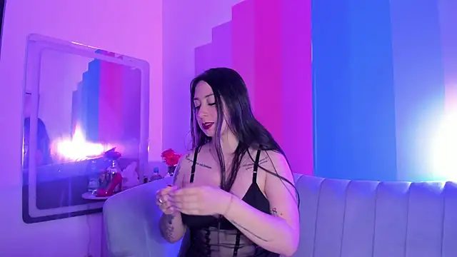 חדר צ'אט בשידור חי של JuliethCruz_