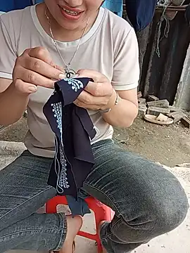 Ama-ra Adlı Modelin Canlı Sohbet Odası