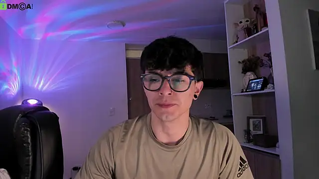 Chatroom en direct de Mikeyvioleta_