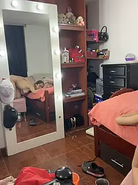MariamGray1 Adlı Modelin Canlı Sohbet Odası