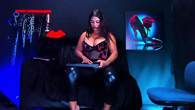 غرفة دردشة SharoonStone المباشرة