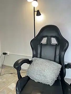 _Bella_7 – Naživo chatovacia miestnosť