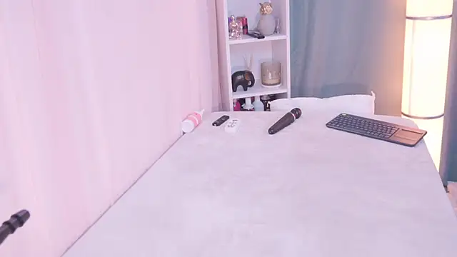 Sala de chat en directo de ElodieRousse_