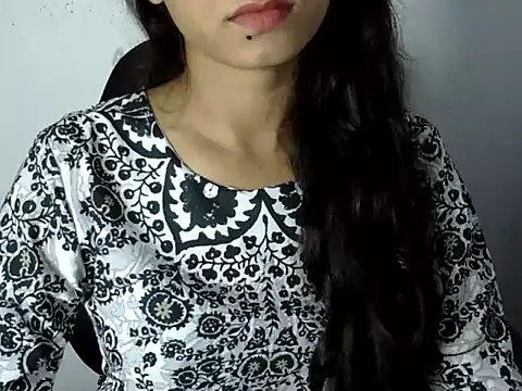 Shezi_N Adlı Modelin Canlı Sohbet Odası