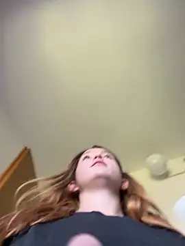 חדר צ'אט בשידור חי של Rhyumii