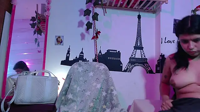 ห้องแชทสดของ petite_coral