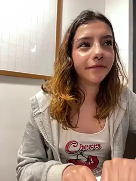Živá chatovací místnost MiaaCute-