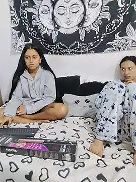 emily_n_abby Live Chatraum