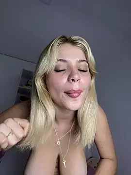 חדר צ'אט בשידור חי של _Alicee_1