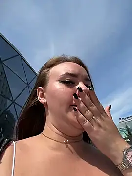 חדר צ'אט בשידור חי של KiraSunshine