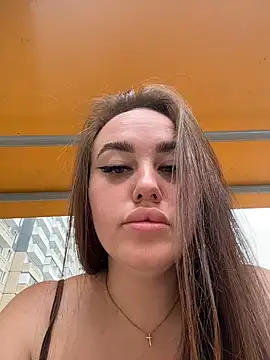 Živá chatovací místnost KiraSunshine
