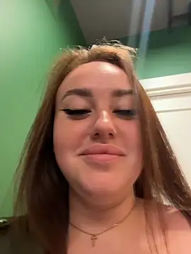 Chat soba uživo modela KiraSunshine