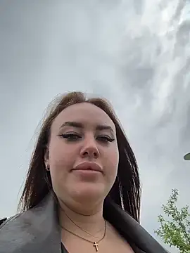 غرفة دردشة KiraSunshine المباشرة