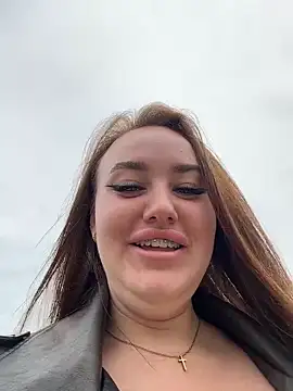 Sala de chat ao vivo de KiraSunshine
