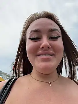 Chat soba uživo modela KiraSunshine