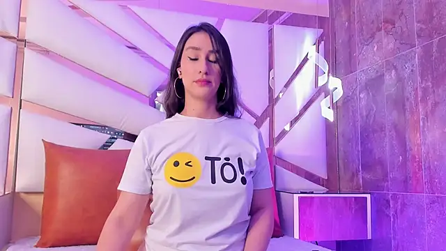 Catalina-Thompsonn Live chat-huone