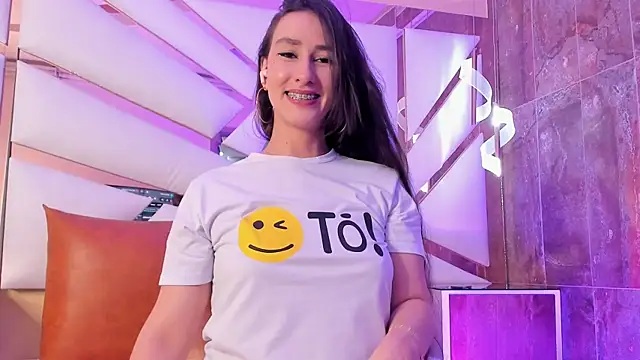Catalina-Thompson live-chat rom