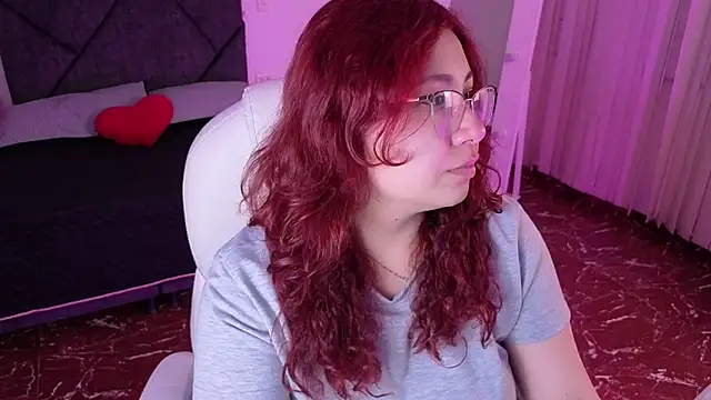 غرفة دردشة littlee_red المباشرة