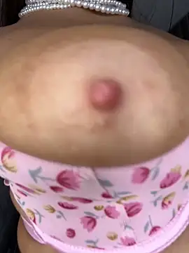 غرفة دردشة LillyNatty18 المباشرة