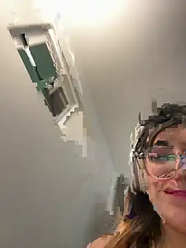 milky_denni Adlı Modelin Canlı Sohbet Odası