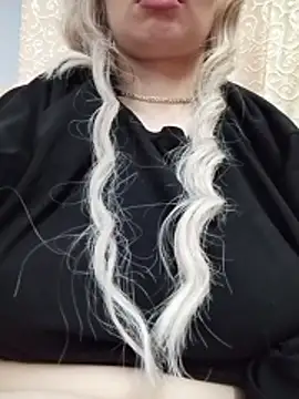 غرفة دردشة l0VE_Y0U_DEAR المباشرة