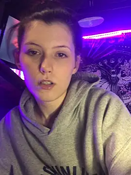 Lilactease élő chatszobája