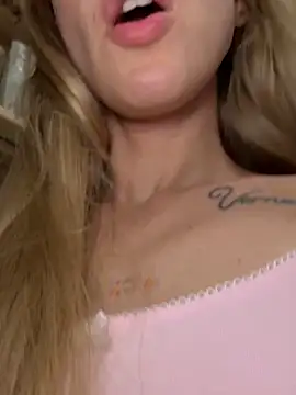 Živá chatovací místnost kira_mia