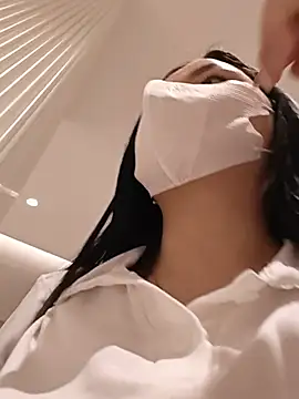 Živá chatovací místnost Mina-02