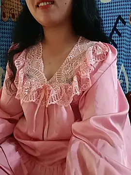 lisa-bae00 Adlı Modelin Canlı Sohbet Odası