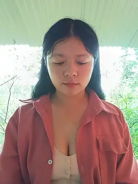 lisa-bae00 Adlı Modelin Canlı Sohbet Odası