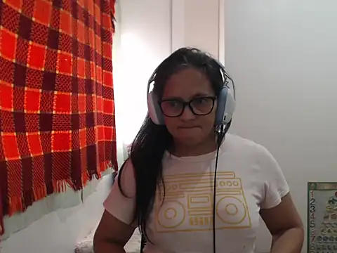 Chat ao vivo de Kinkybela2025