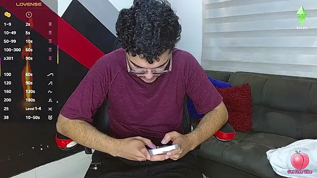 חדר צ'אט בשידור חי של Zac_Golden