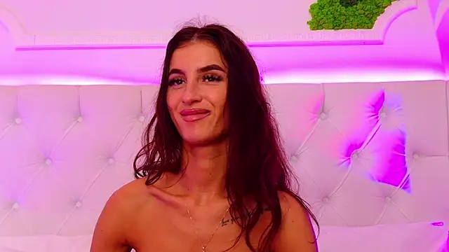 ElisaCharm Adlı Modelin Canlı Sohbet Odası