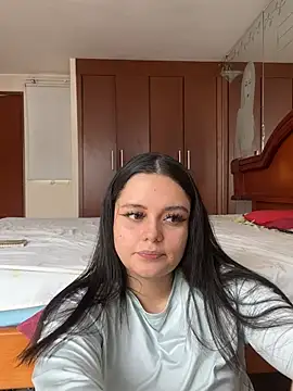 Selena_Roa's Live Chat Room