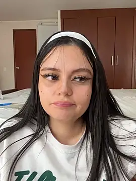 חדר צ'אט בשידור חי של Selena_Roa