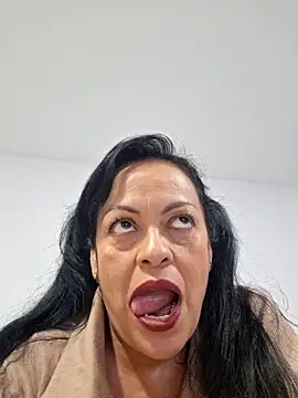 Chat soba uživo modela viviana-sexi