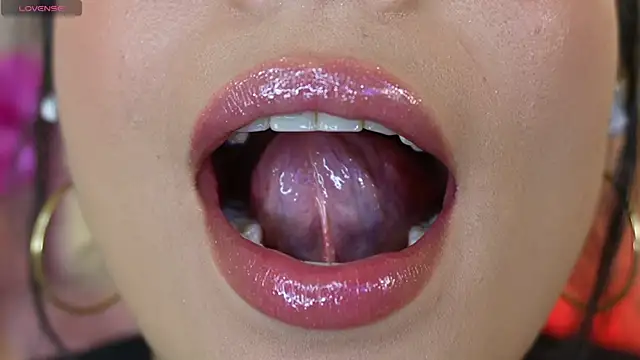 mia_roux1 现场聊天室