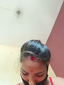 Bhuvika_Love-143 Adlı Modelin Canlı Sohbet Odası