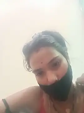 Bhuvika_Love-143 Adlı Modelin Canlı Sohbet Odası
