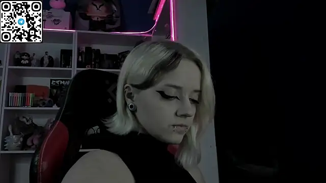 Holy_Mistress_S Adlı Modelin Canlı Sohbet Odası