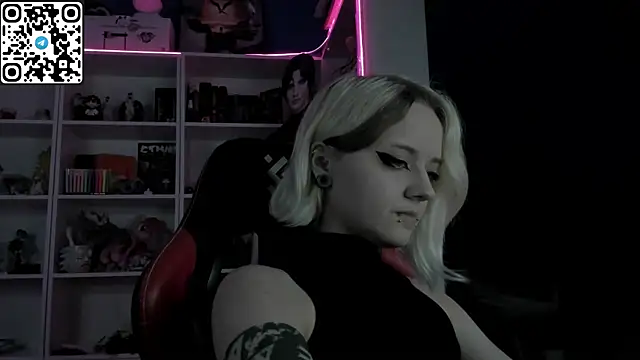 Chat soba uživo modela Holy_Mistress_S