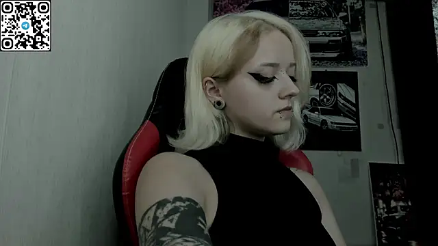 Holy_Mistress_S Adlı Modelin Canlı Sohbet Odası