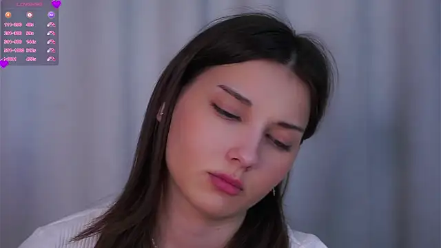 KateCahee Adlı Modelin Canlı Sohbet Odası